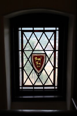 Oriel College, Oxford University crest
